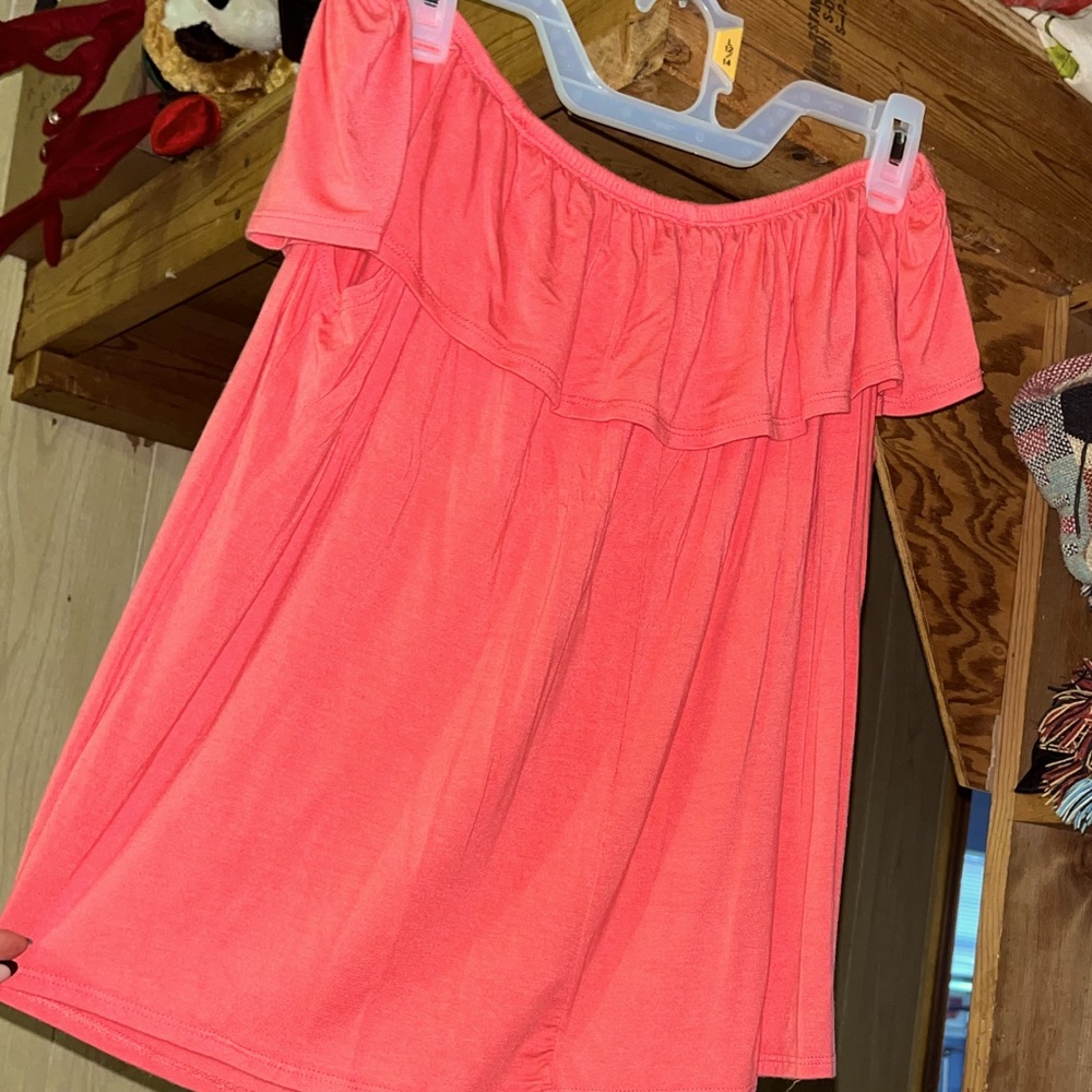 3/13💄Ruffled Off/On Shoulder Flowy Blouse—CORAL